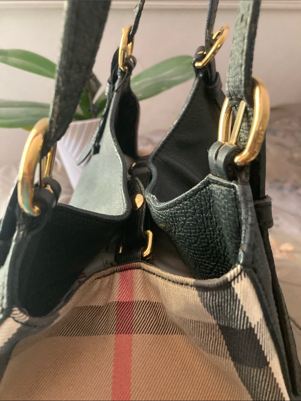 (Reposh) from @jebwa Burberry calfskin Canterbury tote. 😍 - Picture 15 of 17